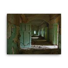 Asyllum Of Forgotten Dreams Canvas Print