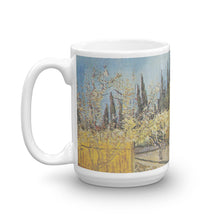 Van Gogh - Blühender Obstgarten, von Zypressen umgeben Classic Art Mug