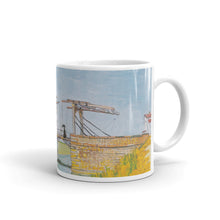 Van Gogh - Die Brücke von Langlois in Arles mit Dame mit Regenschirm Classic Art Mug