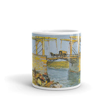 Van Gogh -Die Brücke von Langlois in Arles mit Wäscherinnen Classic Art Mug